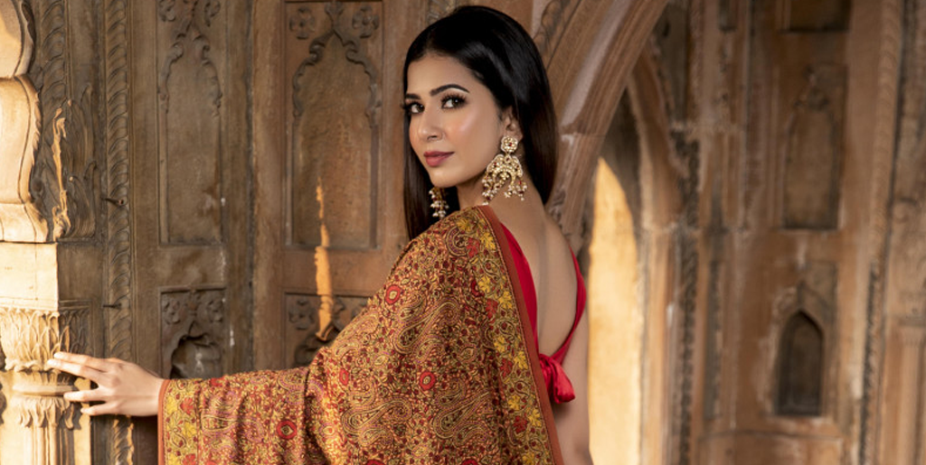 Hand embroidered garments in Delhi